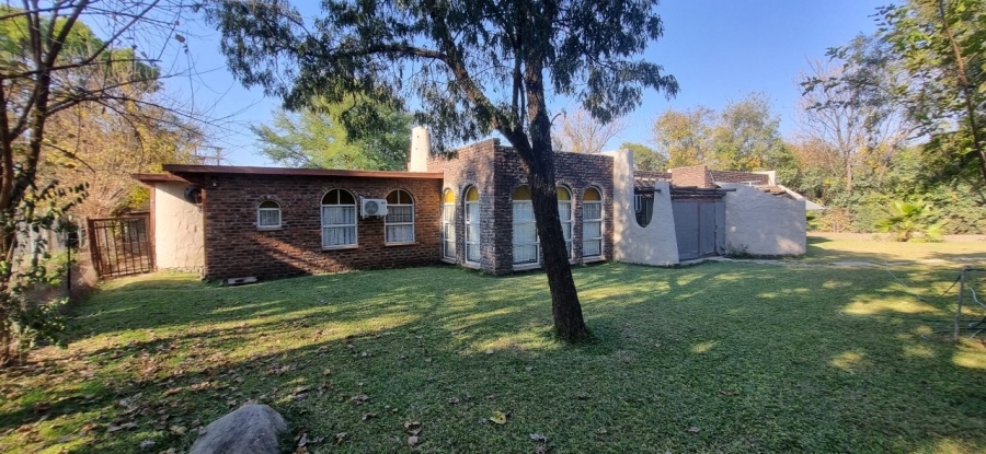 5 Bedroom Property for Sale in Krokodildrift A H North West